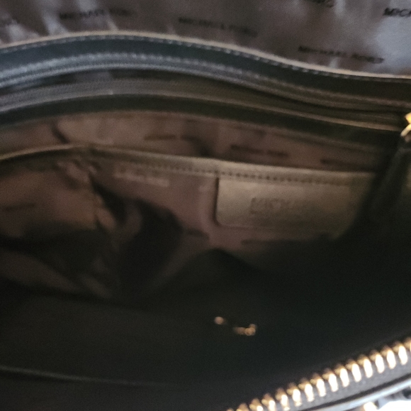 COPY - Micheal Kors Shoulder Bag - Picture 9 of 11